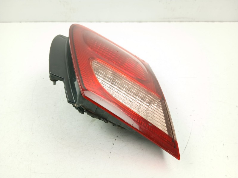 Recambio de piloto porton izquierdo para nissan almera 2.2 d referencia OEM IAM 265555M529  