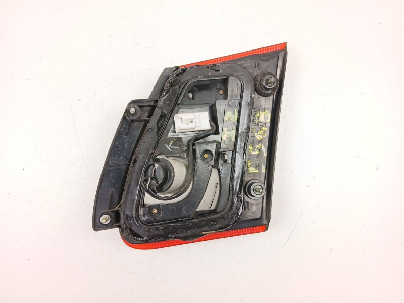 Recambio de piloto porton izquierdo para nissan almera 2.2 d referencia OEM IAM 265555M529  