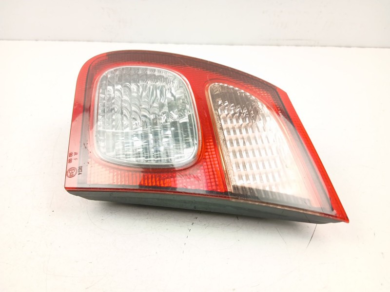 Recambio de piloto porton derecho para nissan almera 2.2 d referencia OEM IAM 265505M529  