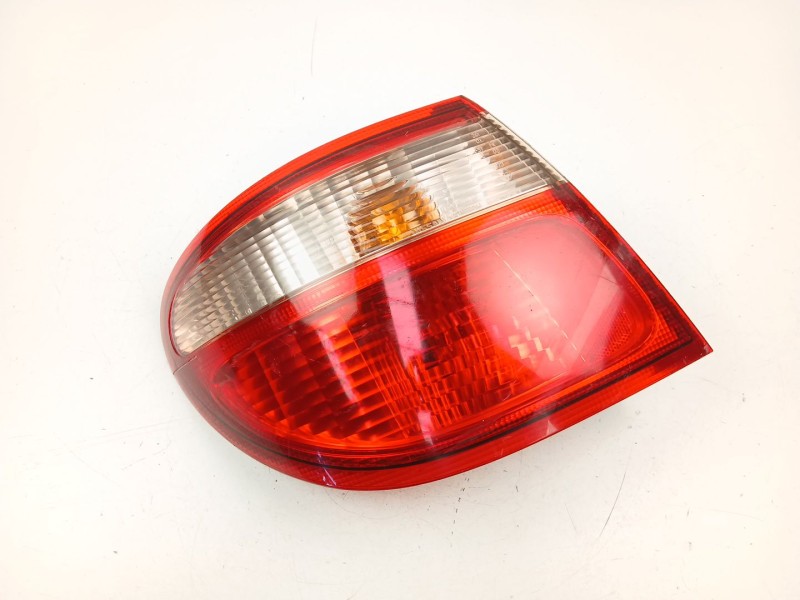 Recambio de piloto trasero izquierdo para nissan almera 2.2 d referencia OEM IAM 265555M528  