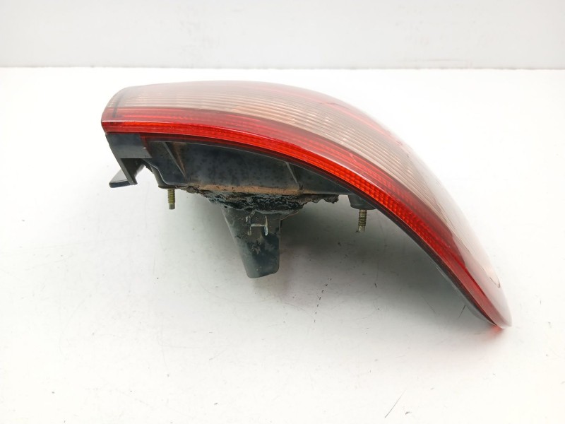 Recambio de piloto trasero izquierdo para nissan almera 2.2 d referencia OEM IAM 265555M528  