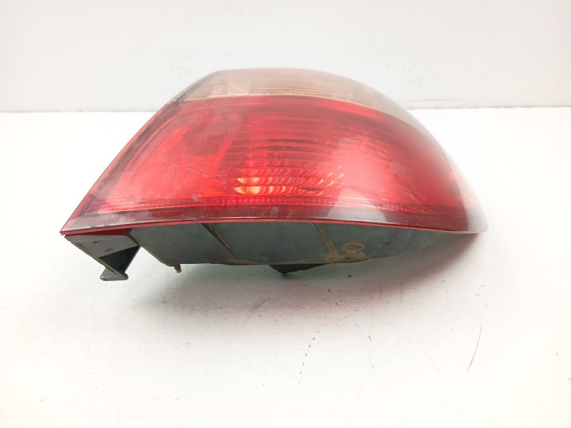 Recambio de piloto trasero derecho para nissan almera 2.2 d referencia OEM IAM 265505M528  