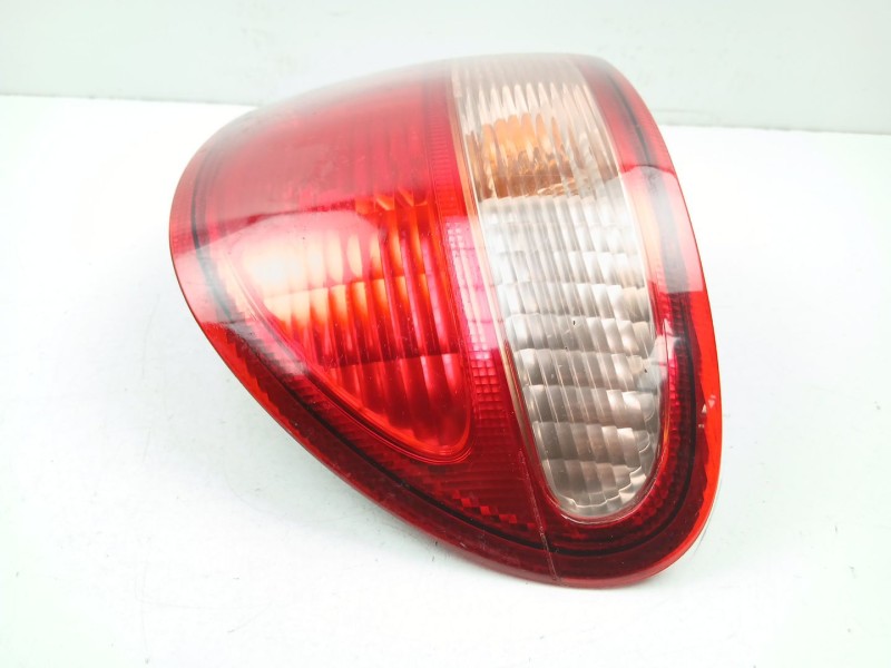 Recambio de piloto trasero derecho para nissan almera 2.2 d referencia OEM IAM 265505M528  