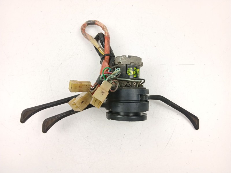 Recambio de mando luces y limpias para lada niva 1.6 g referencia OEM IAM 3700379577  