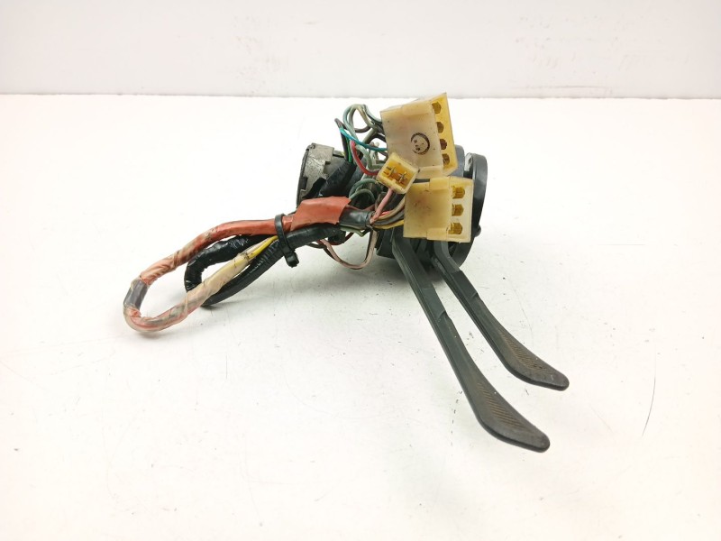 Recambio de mando luces y limpias para lada niva 1.6 g referencia OEM IAM 3700379577  