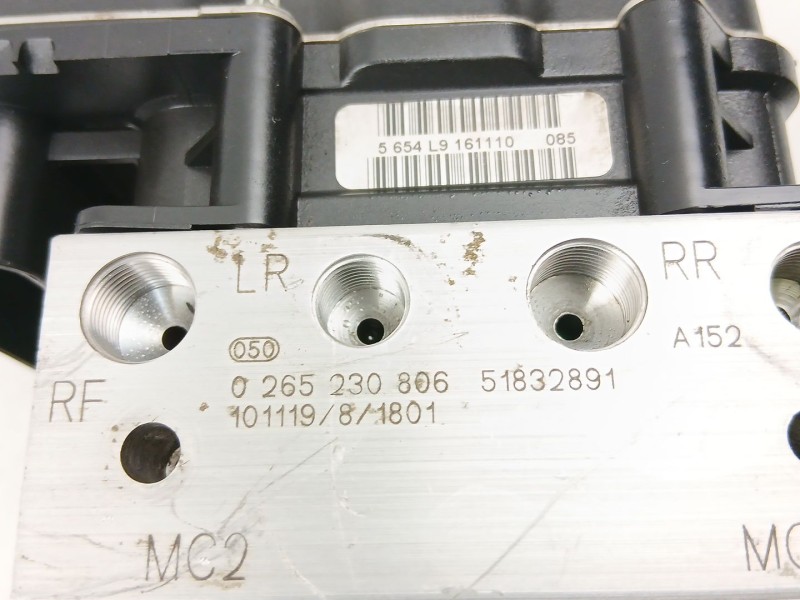 Recambio de abs para peugeot boxer autobús 3.0 hdi 145 referencia OEM IAM 51832891  0265230806