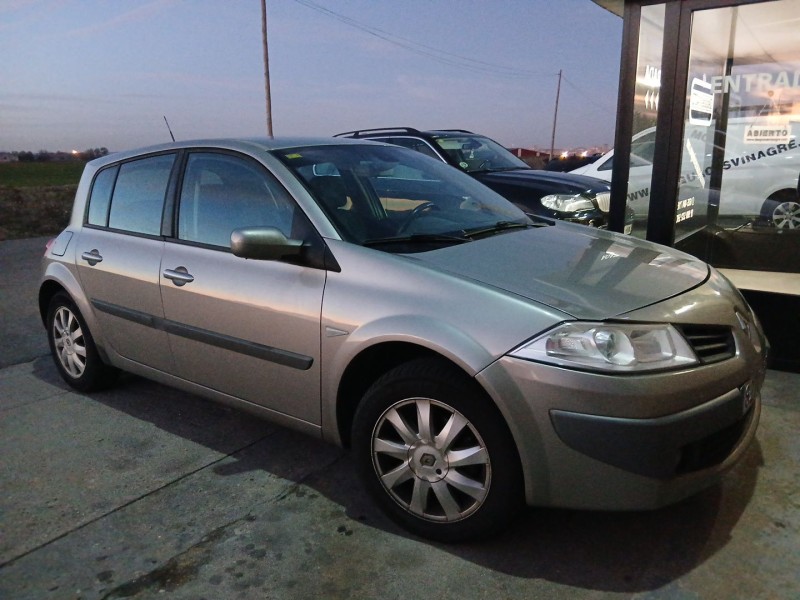 Recambio de carroceria para renault megane ii (bm0/1_, cm0/1_) 1.9 dci referencia OEM IAM   