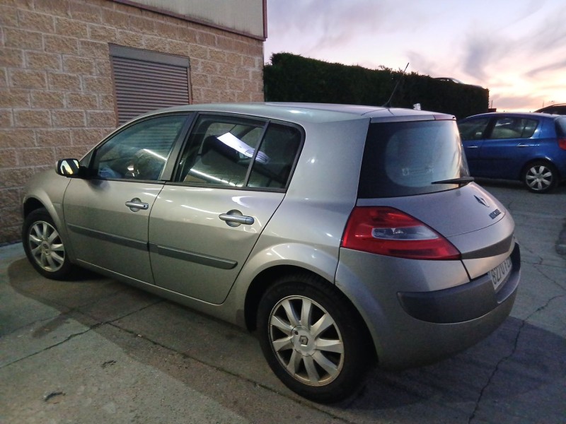 Recambio de carroceria para renault megane ii (bm0/1_, cm0/1_) 1.9 dci referencia OEM IAM   