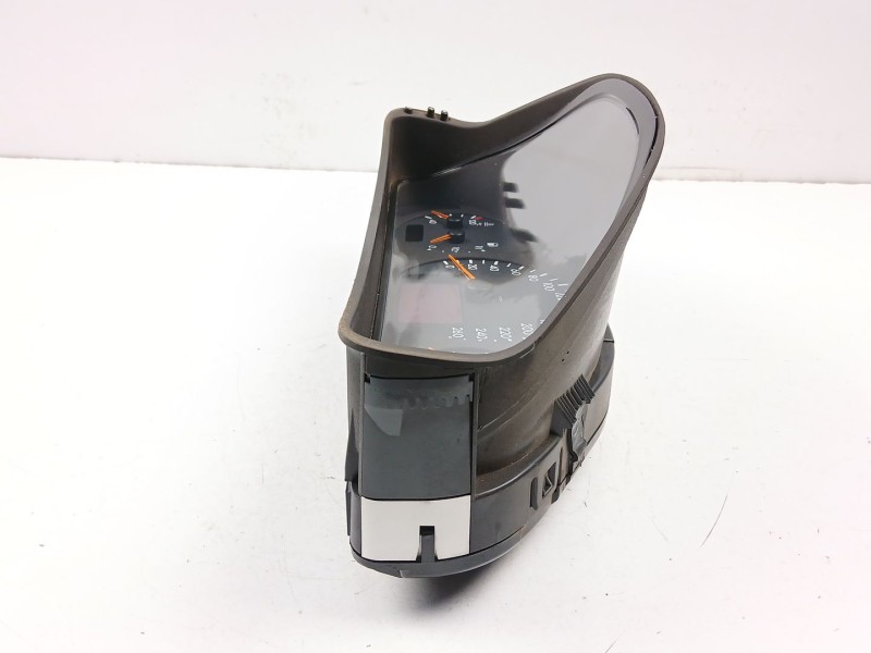 Recambio de cuadro instrumentos para mercedes-benz clase e (w210) e 270 cdi (210.016) referencia OEM IAM A2105402811  