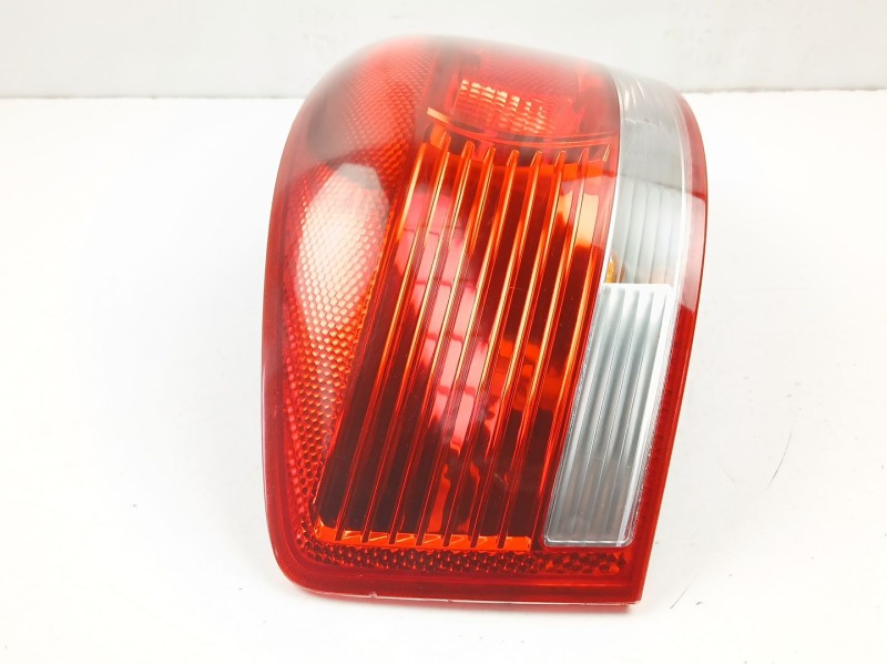 Recambio de piloto trasero izquierdo para audi a3 (8p1) 2.0 tdi 16v referencia OEM IAM 8P0945095  