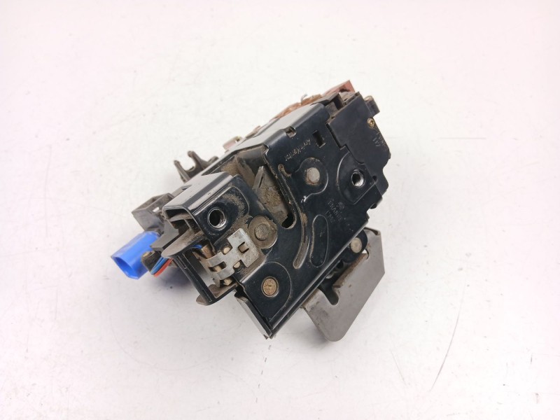 Recambio de cerradura puerta delantera derecha para audi a3 (8p1) 2.0 tdi 16v referencia OEM IAM 4E1837016  