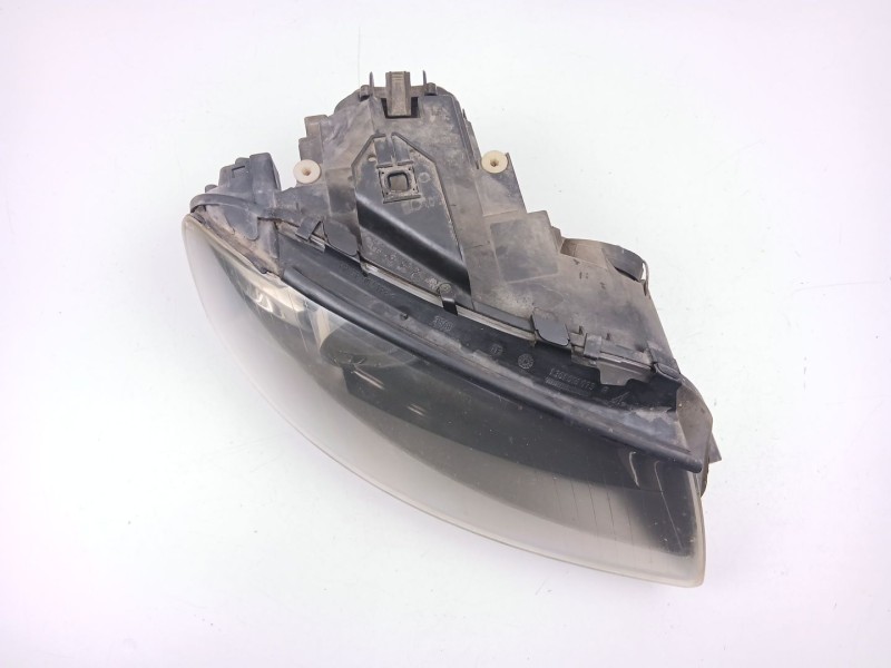 Recambio de faro derecho para audi a3 (8p1) 2.0 tdi 16v referencia OEM IAM 8P0941004A  