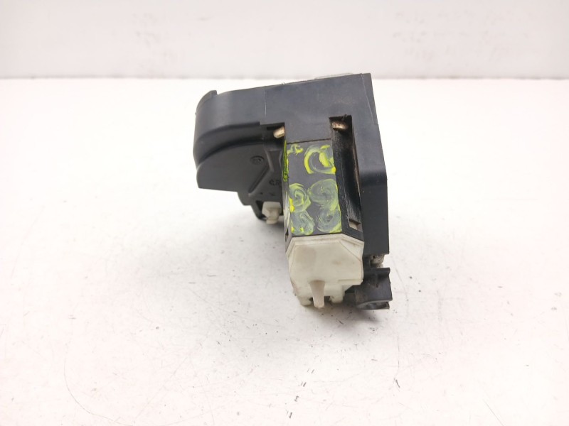 Recambio de cerradura puerta delantera derecha para renault clio ii (bb_, cb_) 1.2 lpg referencia OEM IAM 7701045305  