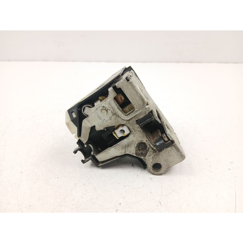 Recambio de cerradura puerta delantera derecha para renault clio ii (bb_, cb_) 1.2 lpg referencia OEM IAM 7701045305  