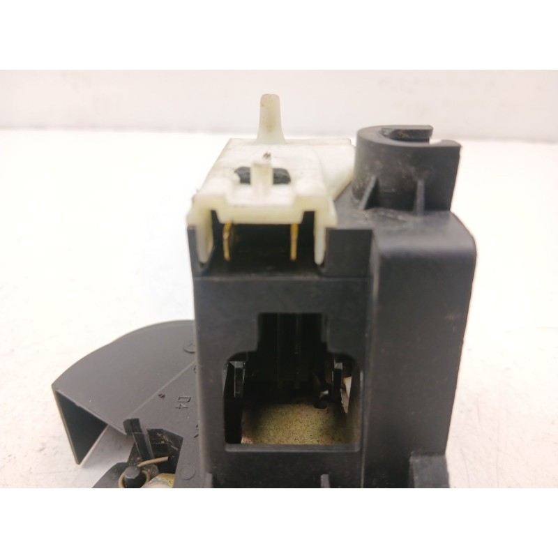 Recambio de cerradura puerta delantera derecha para renault clio ii (bb_, cb_) 1.2 lpg referencia OEM IAM 7701045305  