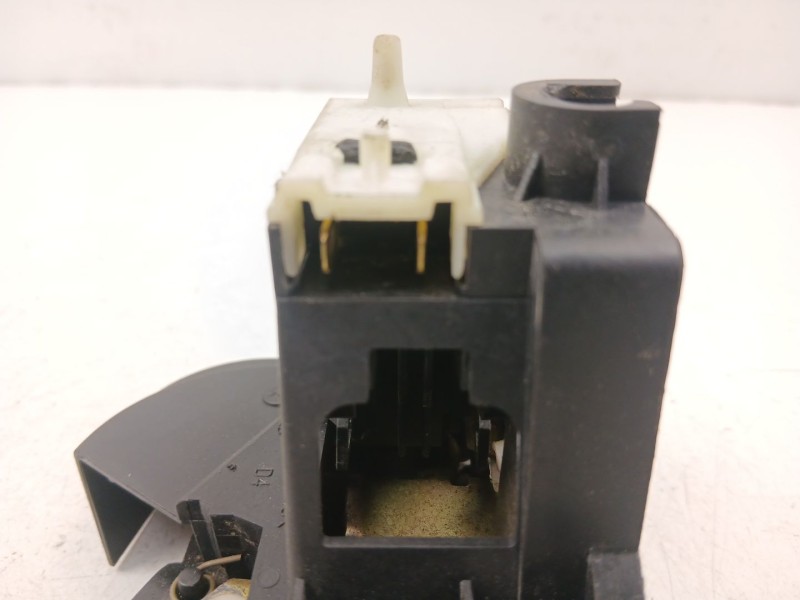 Recambio de cerradura puerta delantera derecha para renault clio ii (bb_, cb_) 1.2 lpg referencia OEM IAM 7701045305  