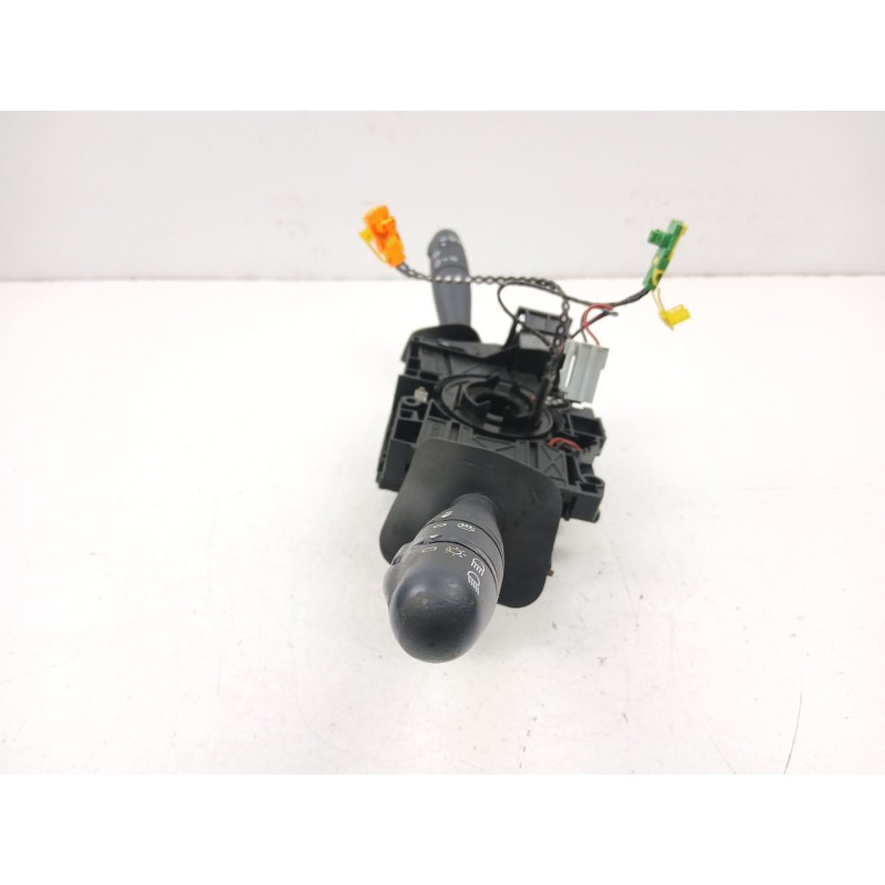 Recambio de mando luces y limpias para renault clio ii (bb_, cb_) 1.2 lpg referencia OEM IAM 8200058670  