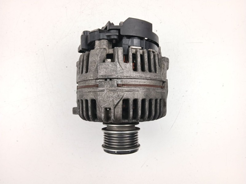 Recambio de alternador para volkswagen golf iv (1j1) 1.9 tdi referencia OEM IAM 038903023L  0124325001
