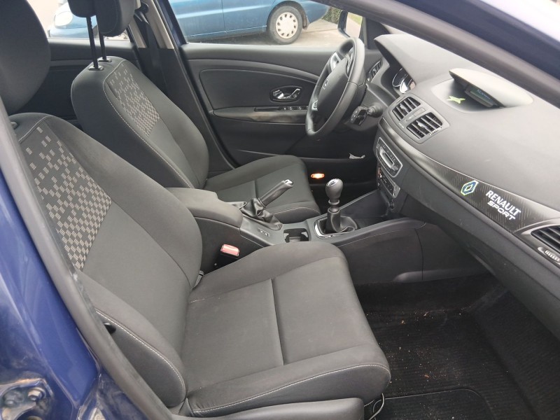 Recambio de carroceria para renault megane iii hatchback (bz0/1_, b3_) 1.2 tce (bz2b, bz11) referencia OEM IAM   