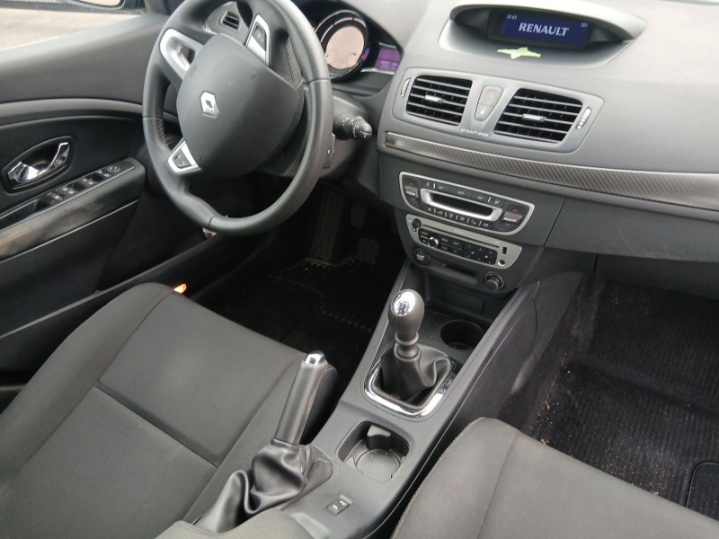 Recambio de carroceria para renault megane iii hatchback (bz0/1_, b3_) 1.2 tce (bz2b, bz11) referencia OEM IAM   