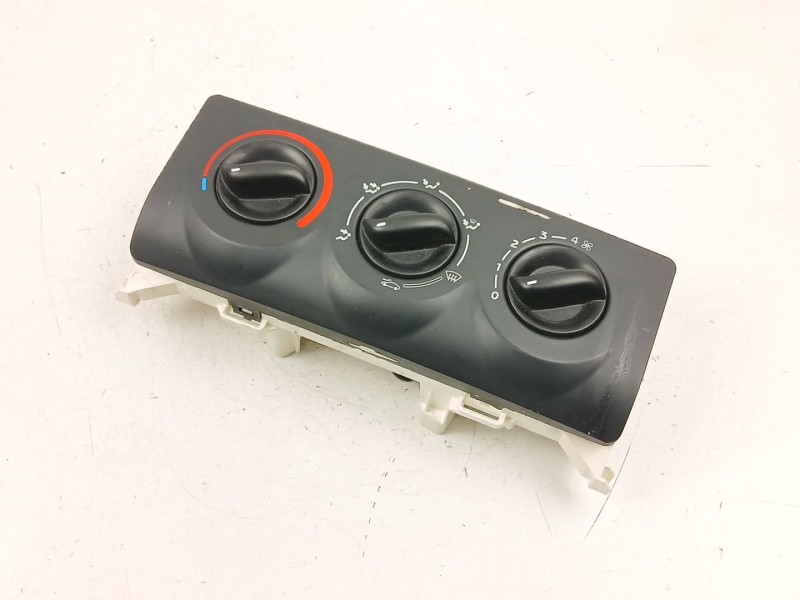 Recambio de mandos calefaccion aire para renault clio ii (bb_, cb_) 1.2 lpg referencia OEM IAM 8200147154  