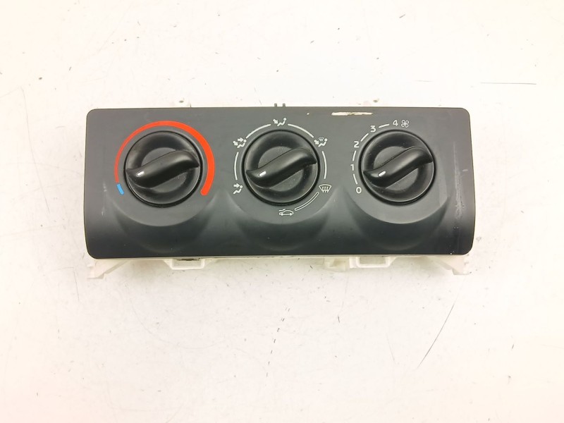 Recambio de mandos calefaccion aire para renault clio ii (bb_, cb_) 1.2 lpg referencia OEM IAM 8200147154  