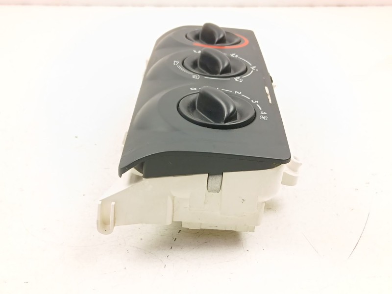 Recambio de mandos calefaccion aire para renault clio ii (bb_, cb_) 1.2 lpg referencia OEM IAM 8200147154  