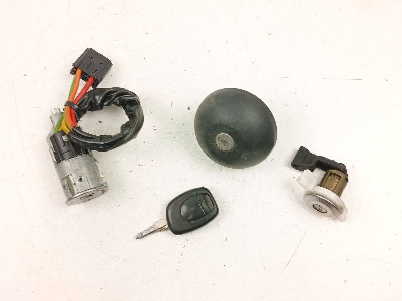 Recambio de conmutador de arranque para renault clio ii (bb_, cb_) 1.2 lpg referencia OEM IAM 7701471220  