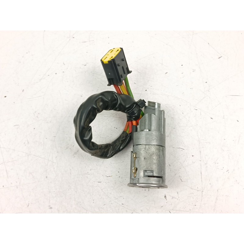 Recambio de conmutador de arranque para renault clio ii (bb_, cb_) 1.2 lpg referencia OEM IAM 7701471220  