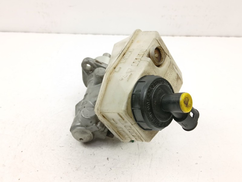 Recambio de bomba de freno para renault clio ii (bb_, cb_) 1.2 lpg referencia OEM IAM 7701205740  