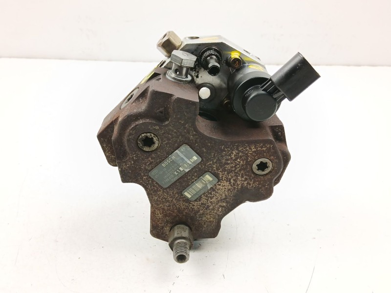 Recambio de bomba inyectora diesel para bmw 3 (e90) 320 d referencia OEM IAM 7788670  0445010045