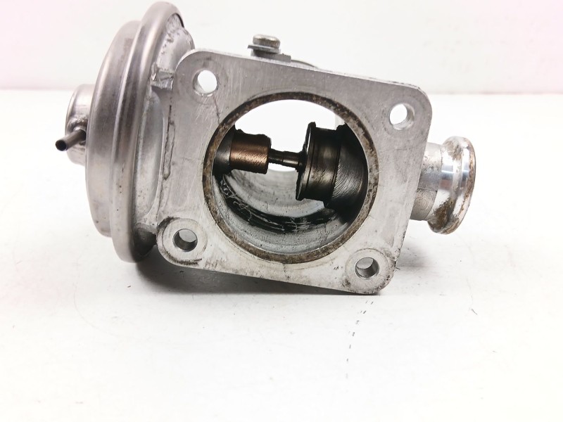 Recambio de valvula egr para bmw 3 (e90) 320 d referencia OEM IAM 7792077  70051200