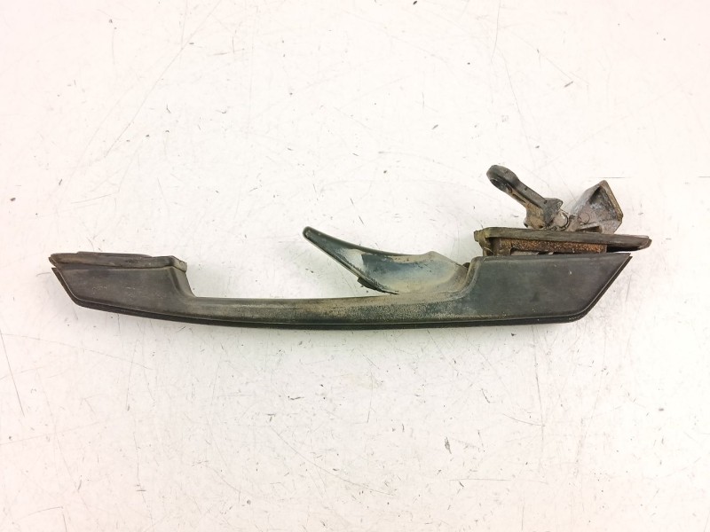 Recambio de manilla trasera derecha para volvo 740 kombi (745) 2.3 referencia OEM IAM 6846647  