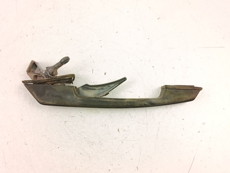 Recambio de manilla delantera izquierda para volvo 740 kombi (745) 2.3 referencia OEM IAM 6846646  