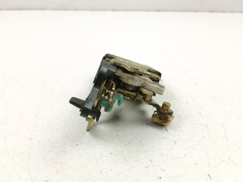 Recambio de cerradura puerta trasera derecha para daewoo lanos (klat) 1.5 referencia OEM IAM 96305414  