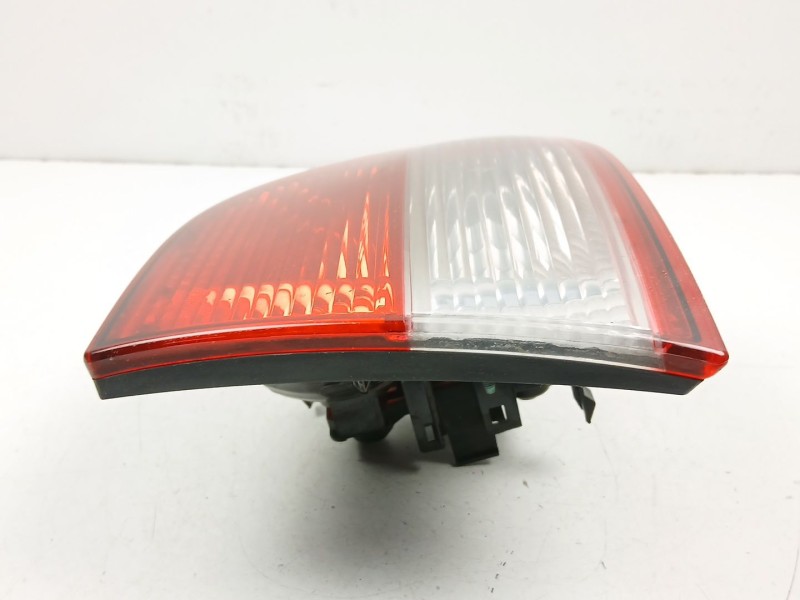 Recambio de piloto porton derecho para seat leon (1m1) 1.9 tdi referencia OEM IAM 1M6945092B  