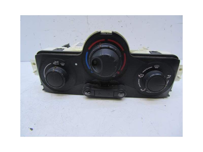Recambio de mandos calefaccion aire para renault megane 1.9 dci referencia OEM IAM 7701055146  