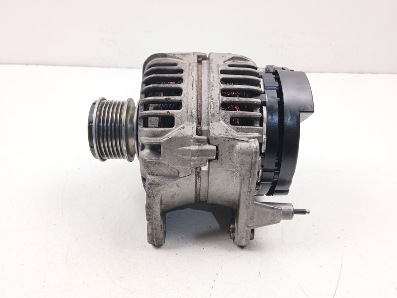 Recambio de alternador para seat ibiza ii (6k1) 1.9 tdi referencia OEM IAM 038903023L  0124325001
