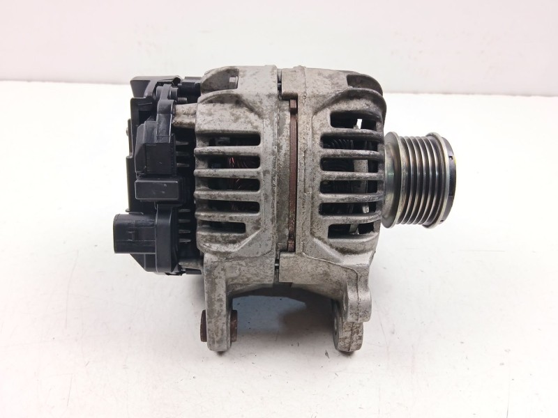Recambio de alternador para seat ibiza ii (6k1) 1.9 tdi referencia OEM IAM 038903023L  0124325001
