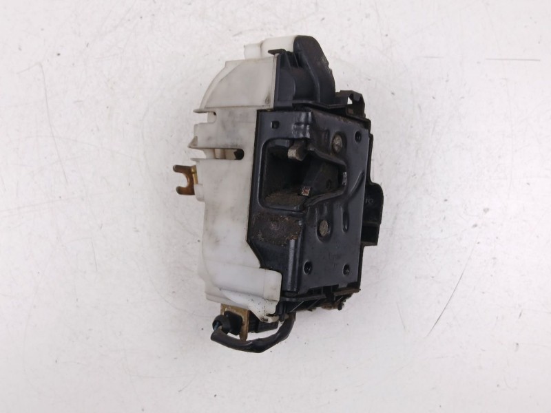 Recambio de cerradura puerta delantera derecha para seat ibiza ii (6k1) 1.9 tdi referencia OEM IAM 6K4837016D  