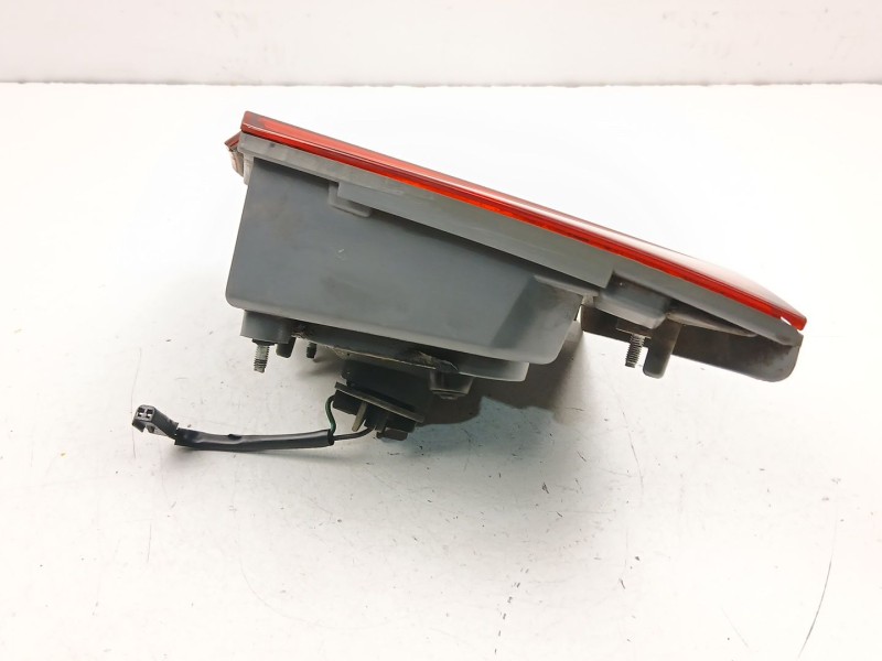 Recambio de piloto porton izquierdo para chevrolet cruze (j300) 1.6 referencia OEM IAM 95971550  