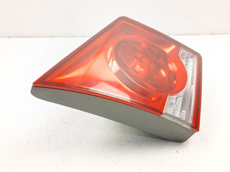 Recambio de piloto porton izquierdo para chevrolet cruze (j300) 1.6 referencia OEM IAM 95971550  