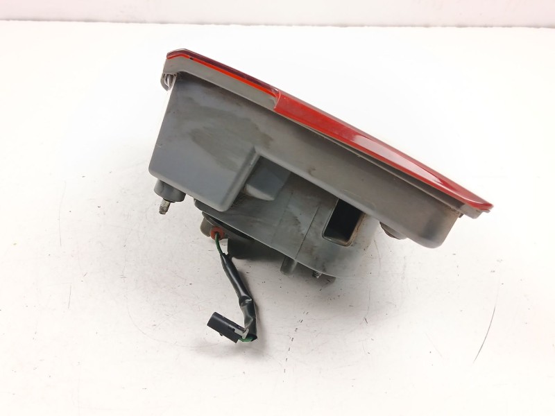 Recambio de piloto porton derecho para chevrolet cruze (j300) 1.6 referencia OEM IAM 95971551  