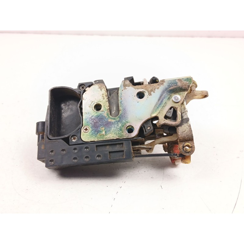 Recambio de cerradura puerta delantera izquierda para ssangyong rexton / rexton ii (gab_) 2.9 td referencia OEM IAM 7121008031  