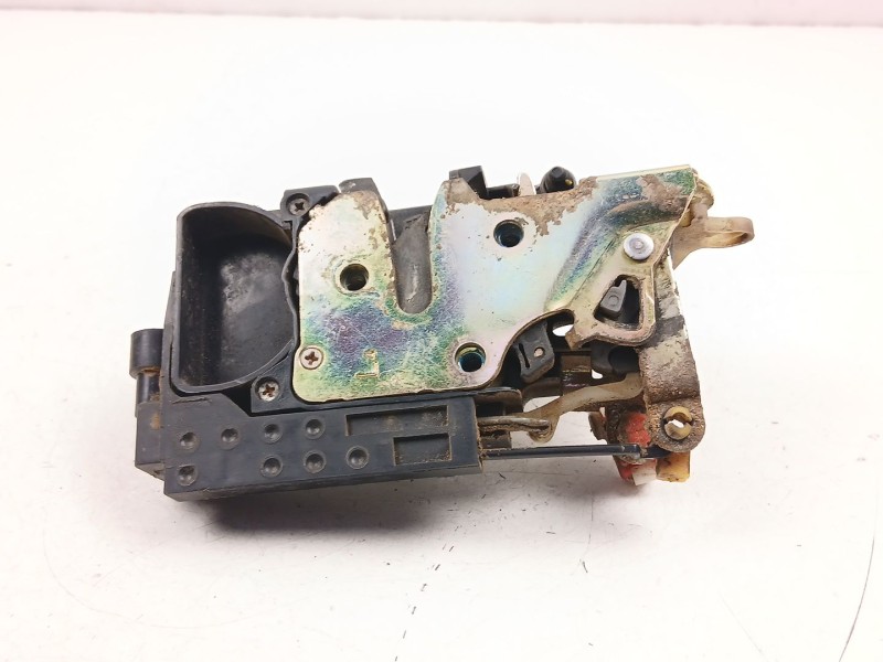 Recambio de cerradura puerta delantera izquierda para ssangyong rexton / rexton ii (gab_) 2.9 td referencia OEM IAM 7121008031  