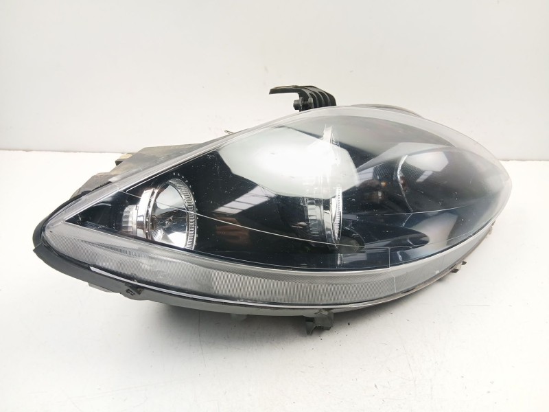 Recambio de faro derecho para seat leon (1p1) 1.9 tdi referencia OEM IAM 5P1941006A  