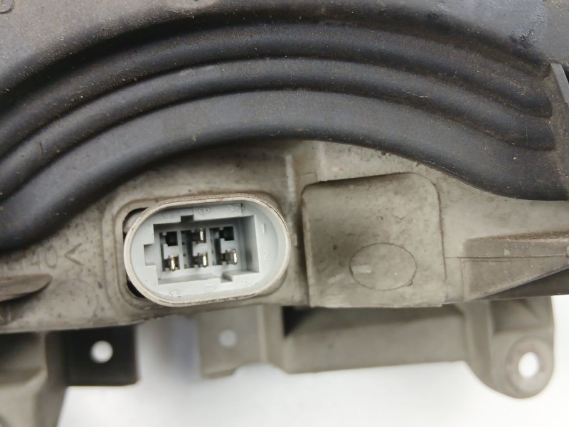 Recambio de faro derecho para renault laguna i (b56_, 556_) 1.8 (b56z) referencia OEM IAM 7701038262  