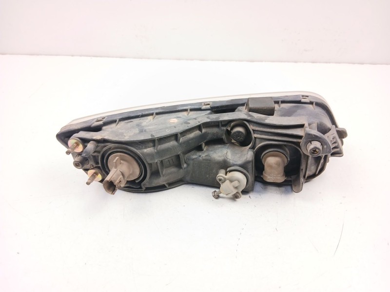 Recambio de antiniebla izquierdo para ssangyong rexton / rexton ii (gab_) 2.9 td referencia OEM IAM 8320108000  