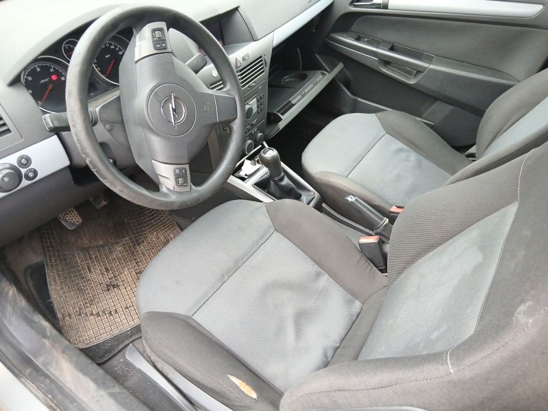 opel astra h (a04) del año 2005