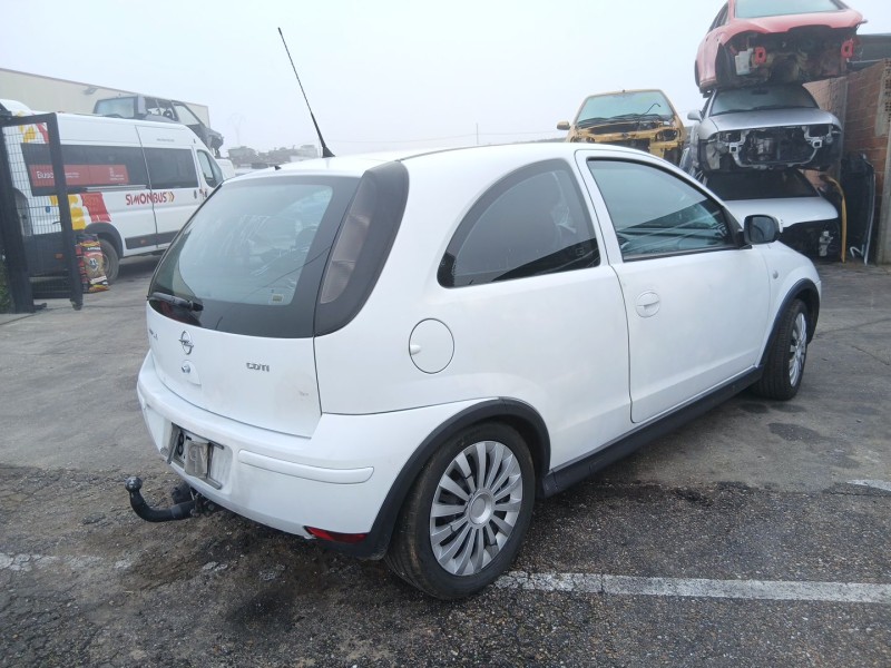 opel corsa c (x01) del año 2003